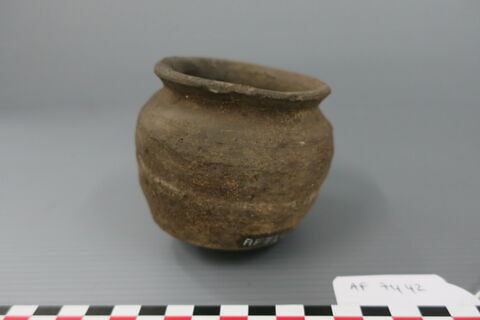 pot, image 1/1