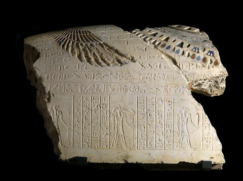 couvercle de sarcophage momiforme