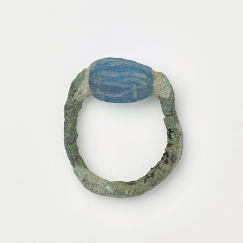 bague à butées  ; scarabée, image 2/3