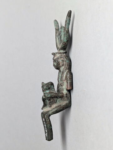 figurine d'Isis allaitant, image 4/5