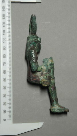 figurine d'Isis allaitant, image 5/6