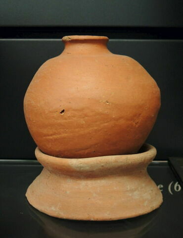 vase, image 1/1