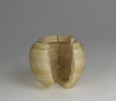 vase, image 2/2