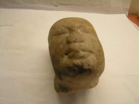 statue, image 2/9