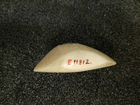 élément d'incrustation de statue  ; élément d'incrustation de cercueil, image 2/2