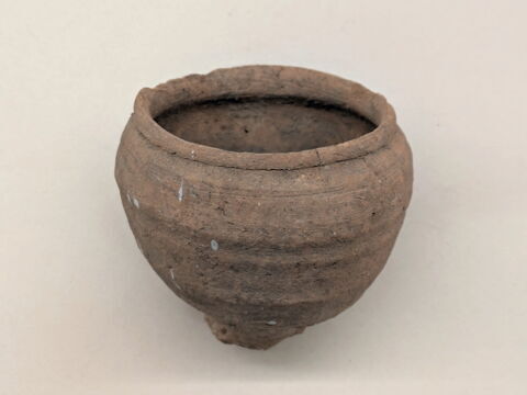 vase miniature ; dépôt de fondation, image 1/3