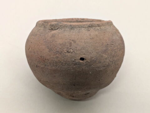 vase miniature ; dépôt de fondation, image 2/3