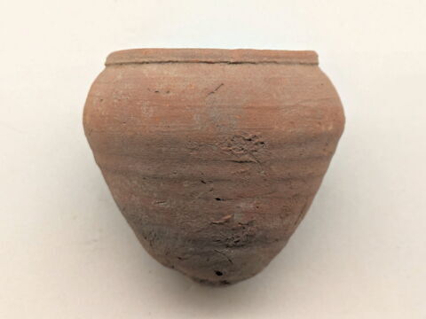 vase miniature ; dépôt de fondation, image 2/3