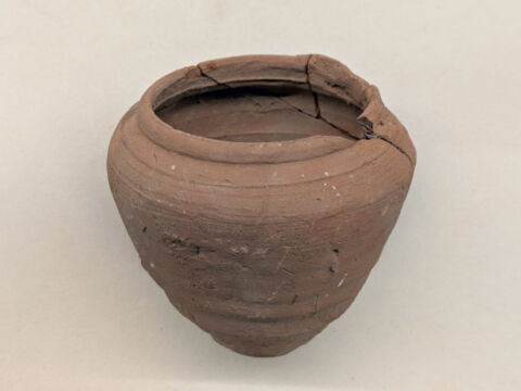 vase miniature ; dépôt de fondation, image 1/4