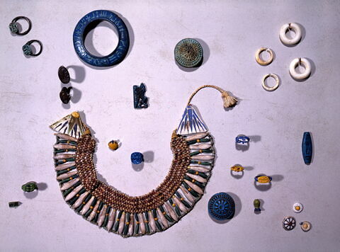 collier ; perle en goutte ; perle cylindrique ; perle rondelle, image 3/3