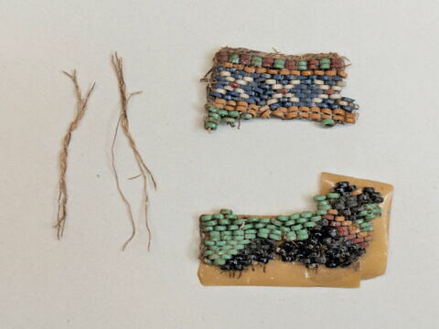 résille  ; perles