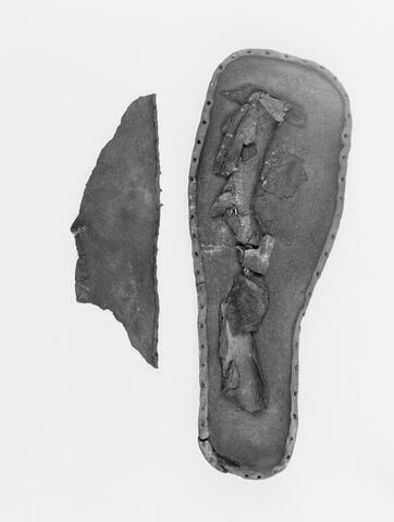 chaussure droite ; fragments, image 2/3