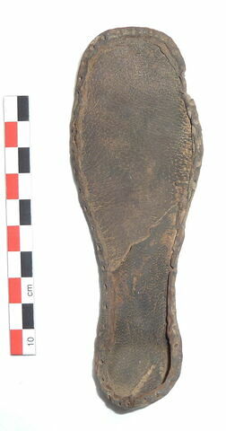 chaussure droite ; fragment, image 1/2