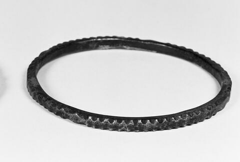 bracelet, image 2/3