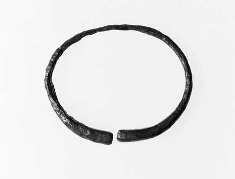 bracelet en anneau à extrémités renflées ; bracelet en anneau ouvert, image 2/2