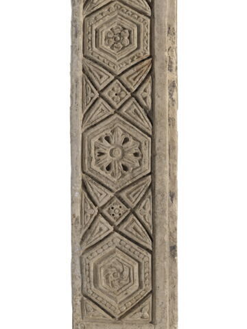 pilier ; deux fragments recollés, image 6/16