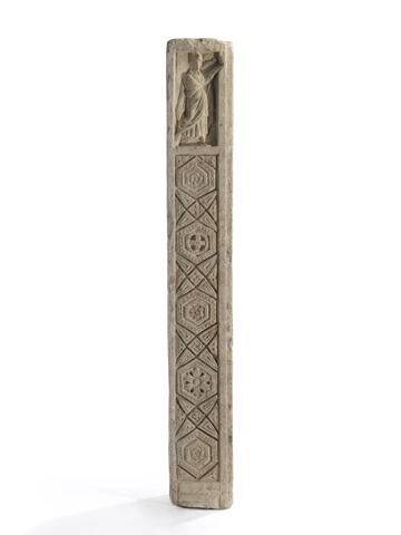 pilier ; deux fragments recollés, image 8/16