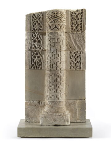 colonne engagée, image 2/8