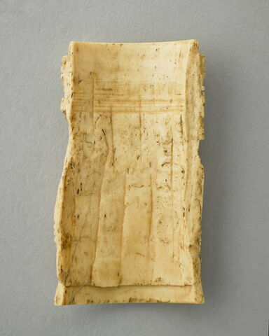 pyxide ; boîte ; fragment, image 2/2