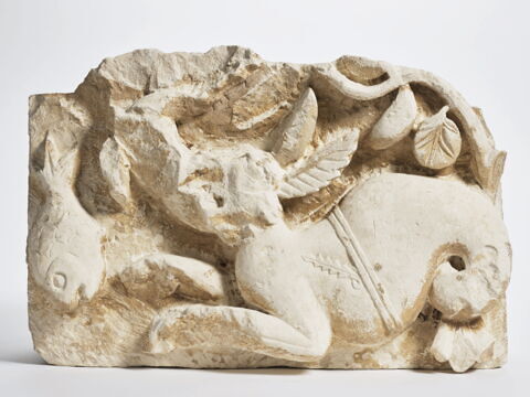 décor architectural ; relief mural ; tympan