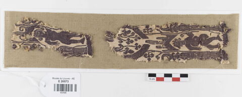 bande décorative d'habillement ; fragments