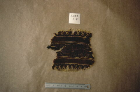 bande décorative d'habillement ; fragment, image 2/2