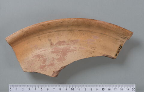 ostracon ; fragment, image 2/3
