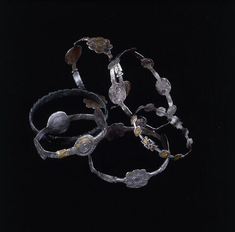 bracelet en anneau à médaillons, image 3/5