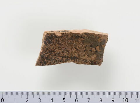 ostracon ; fragment, image 2/2