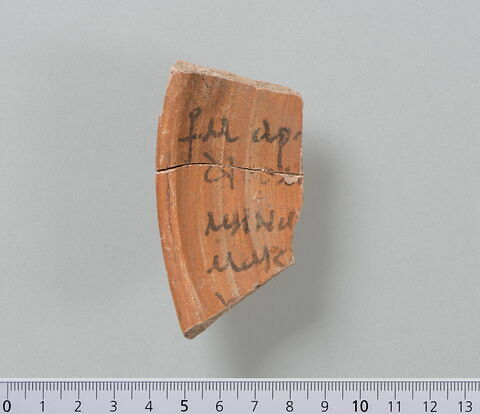 ostracon ; fragment, image 1/2