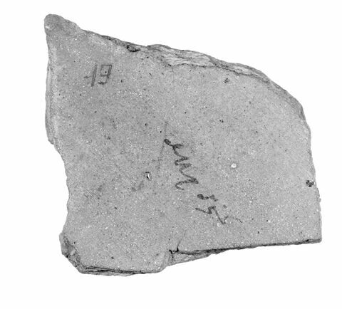 ostracon ; fragment, image 2/2