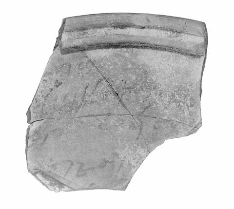 ostracon ; plusieurs fragments recollés, image 5/5