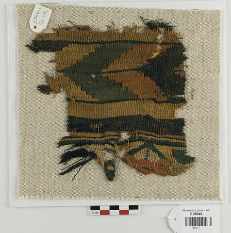 décor de textile ; fragment, image 1/2