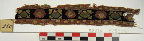 bande décorative d'habillement ; fragment, image 2/2