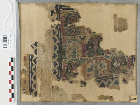 décor de textile ; fragment, image 2/3