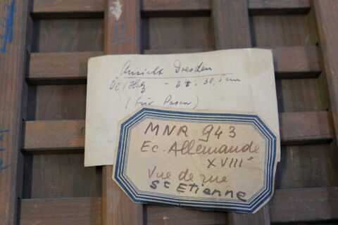 Dresde, vue urbaine avec statue d'oriental, image 4/9