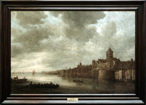 Vue de la ville néerlandaise de Nimègue avec le château du Valkhof dominant la rivière Waal, image 2/2