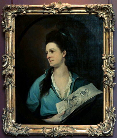 Portrait présumé de Lady Pigott tenant une estampe, dit auparavant Portrait présumé de Lady Broughton, l'épouse du rév. Sir Thomas Broughton, image 2/2