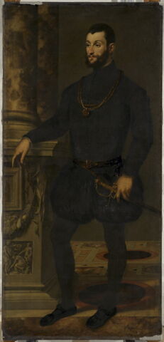 Gentilhomme en pied, appuyé sur le socle d'une colonne