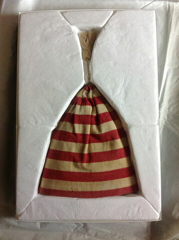 Bonnet de coton, porté par Corot et abandonné chez Dutilleux, image 5/6
