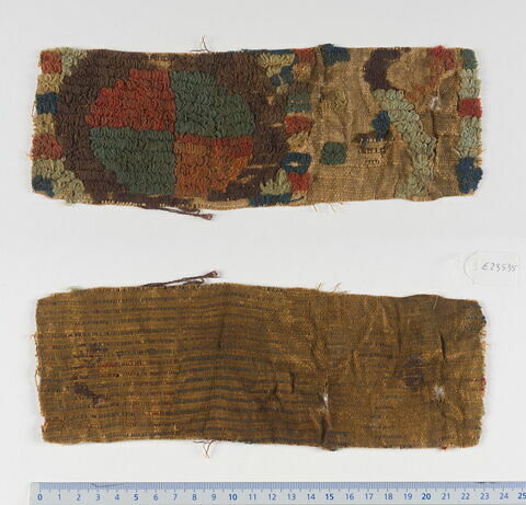 décor de textile ; fragment, image 1/1