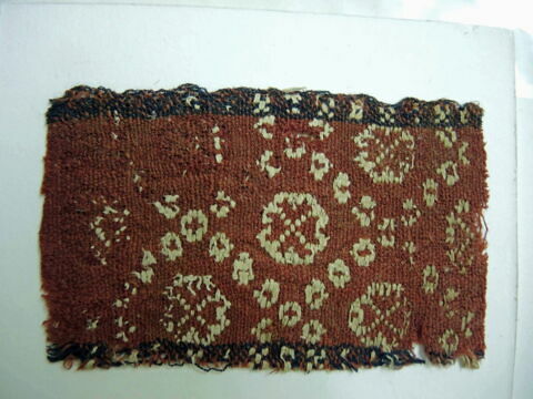 bande décorative d'habillement ; fragment, image 2/2