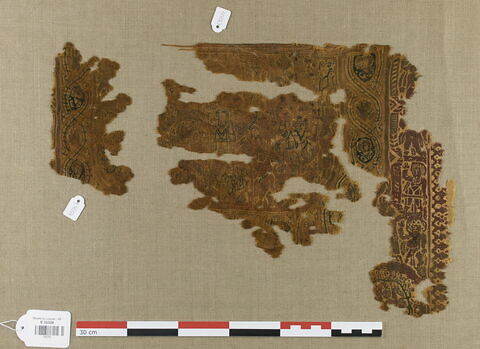 plastron de tunique ; clavus ; fragments