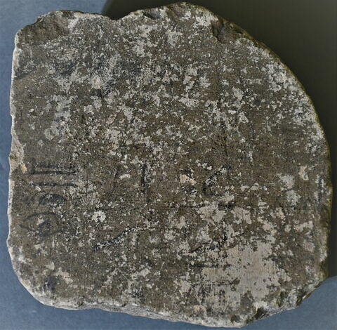 stèle cintrée, image 2/2