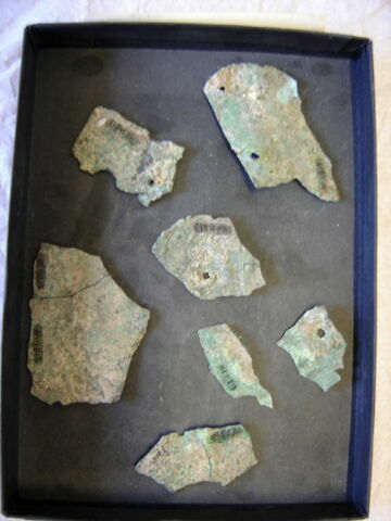 indéterminé ; plaquette ; 7 ; fragments