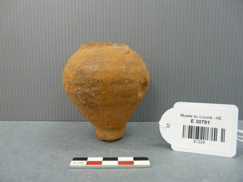 vase, image 1/1