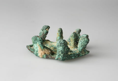 figurine  ; table d'offrandes miniature, image 3/3