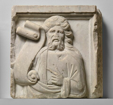 Prophète ou apôtre barbu, de face, tenant un volumen de la main droite et le montrant de l'index gauche