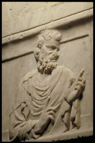 Prophète ou apôtre barbu, de profil à droite, la tête inclinée vers la gauche, levant les deux mains, image 5/6