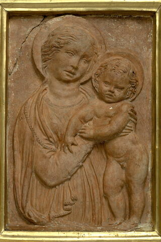 La Vierge portant l'Enfant nu et debout sur ses genoux, image 2/11